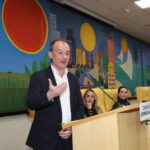 Luciano Peres durante a celebração dos 25 anos da Jethro International na Câmara Municipal de São Paulo.