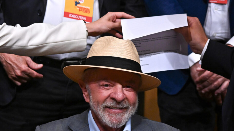 Lula regulamenta mercado livre de energia, mas quem entrar perde tarifa social