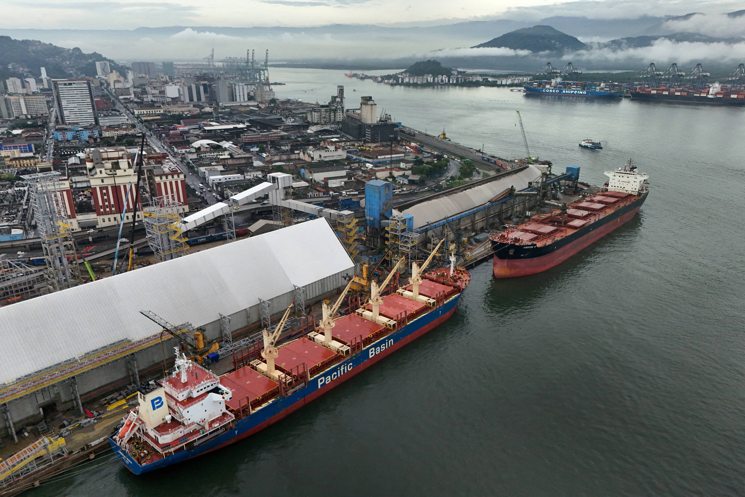 Terminal para exportação de commodities agrícolas no porto de Santos