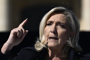 Pela 1ª vez, extrema-direita conquista grupo no Senado da França
