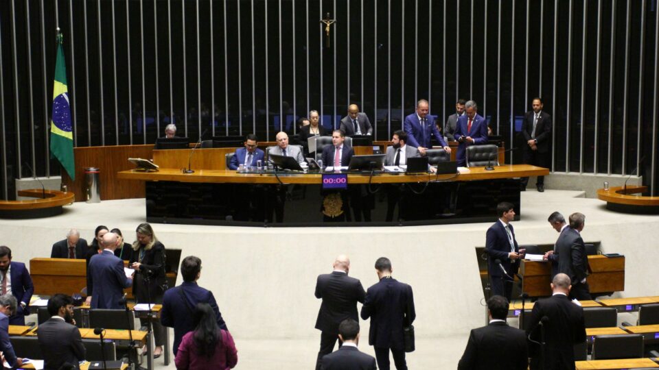 Câmara aprova perdão de dívidas do MEI e aumento do teto