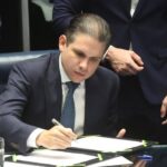 Promulgação da PEC Fim da escala 6x1 e da PEC Aposentadoria Especial para Agentes Comunitários de Saúde.Presidente da Câmara dos Deputados, Hugo Motta (REPUBLICANOS - PB)